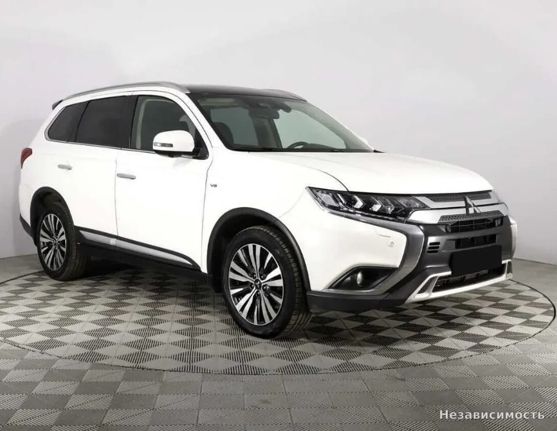 Mitsubishi Outlander 2019 с пробегом — фото 3