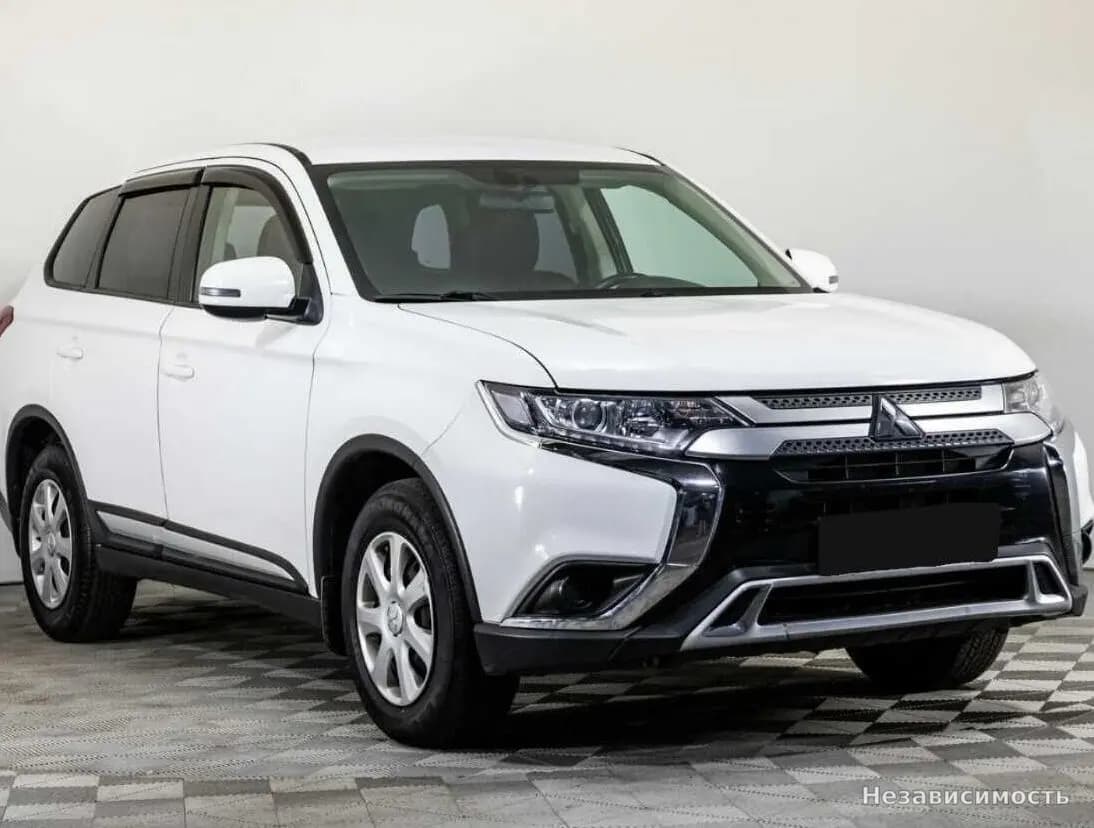 Mitsubishi Outlander 2020 с пробегом — фото 3