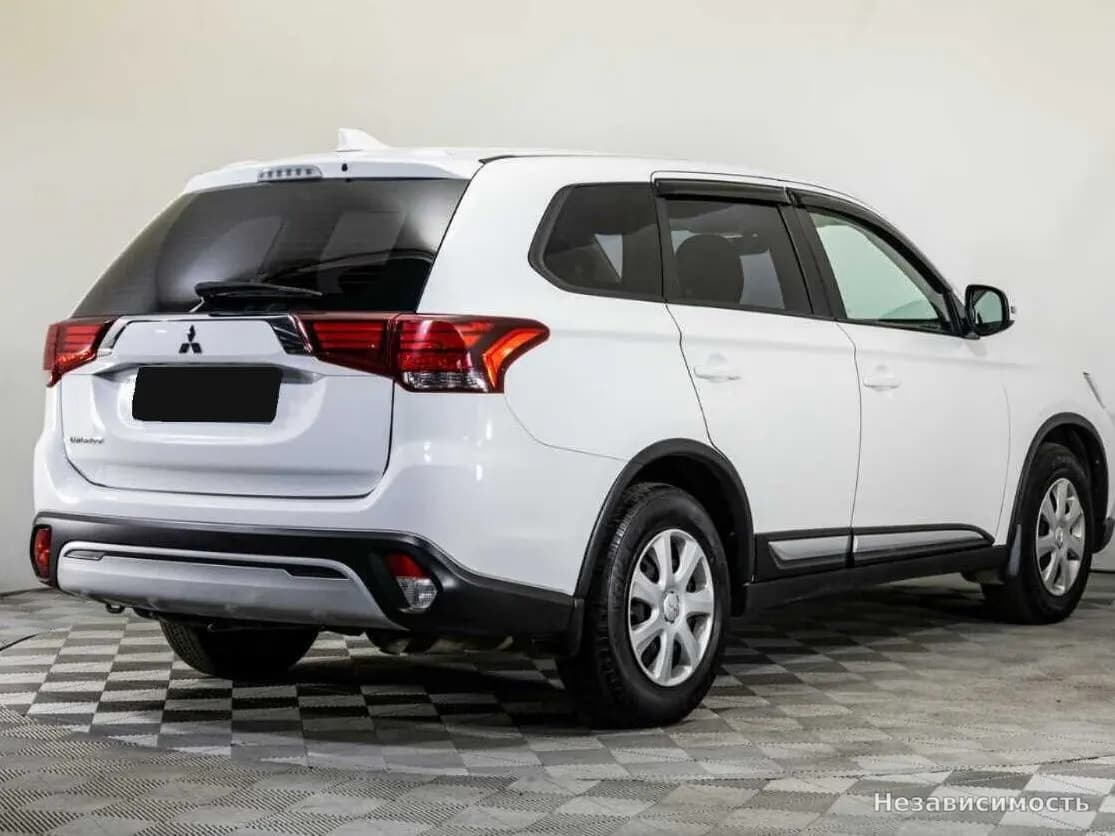 Mitsubishi Outlander 2020 с пробегом — фото 4