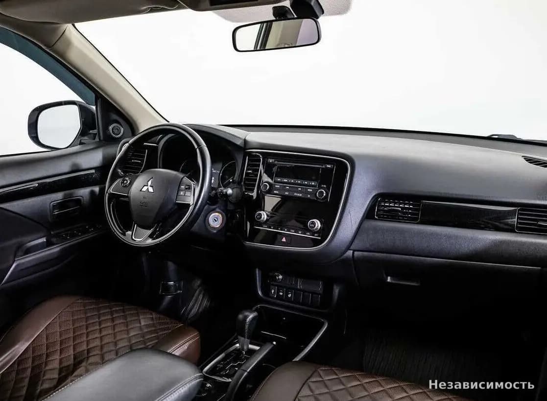 Mitsubishi Outlander 2020 с пробегом — фото 7