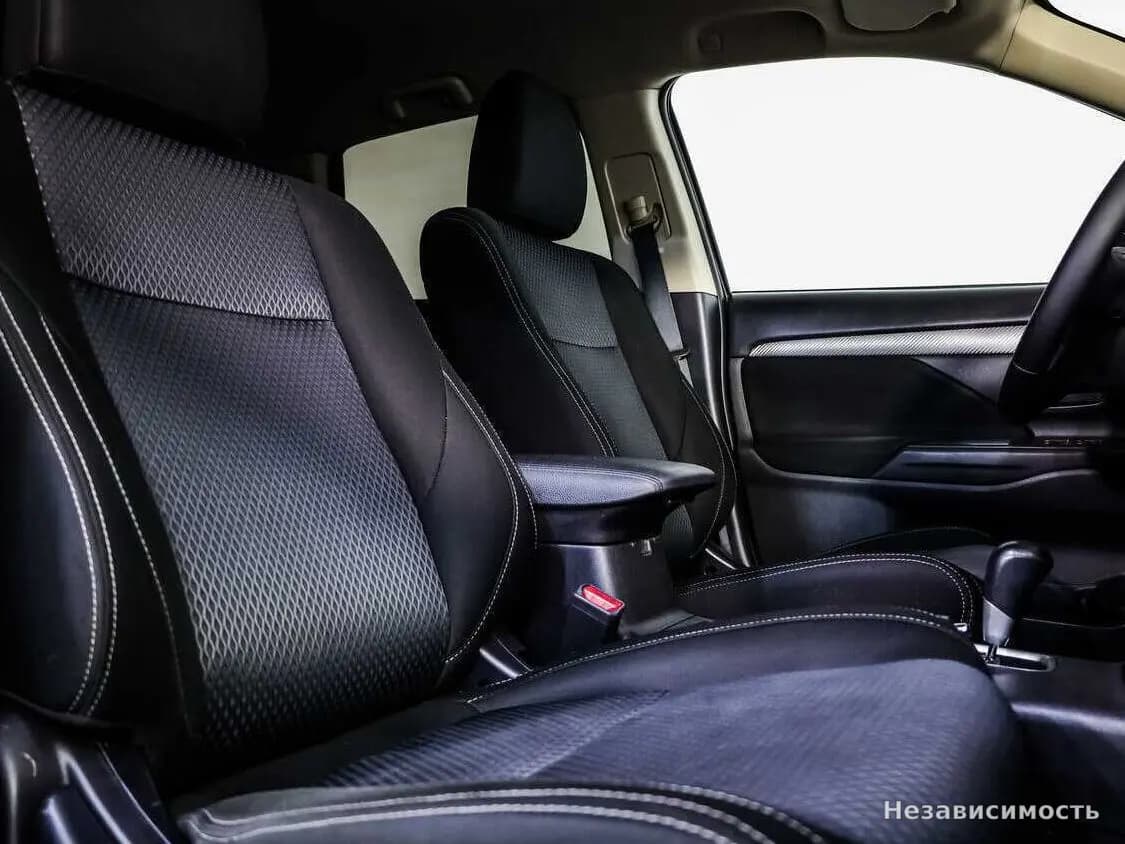 Mitsubishi Outlander 2015 с пробегом — фото 10
