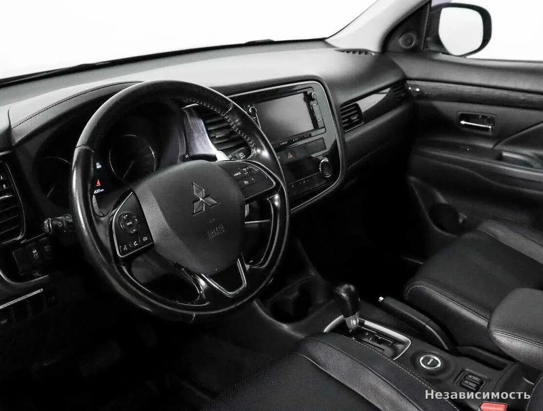 Mitsubishi Outlander 2016 с пробегом — фото 9