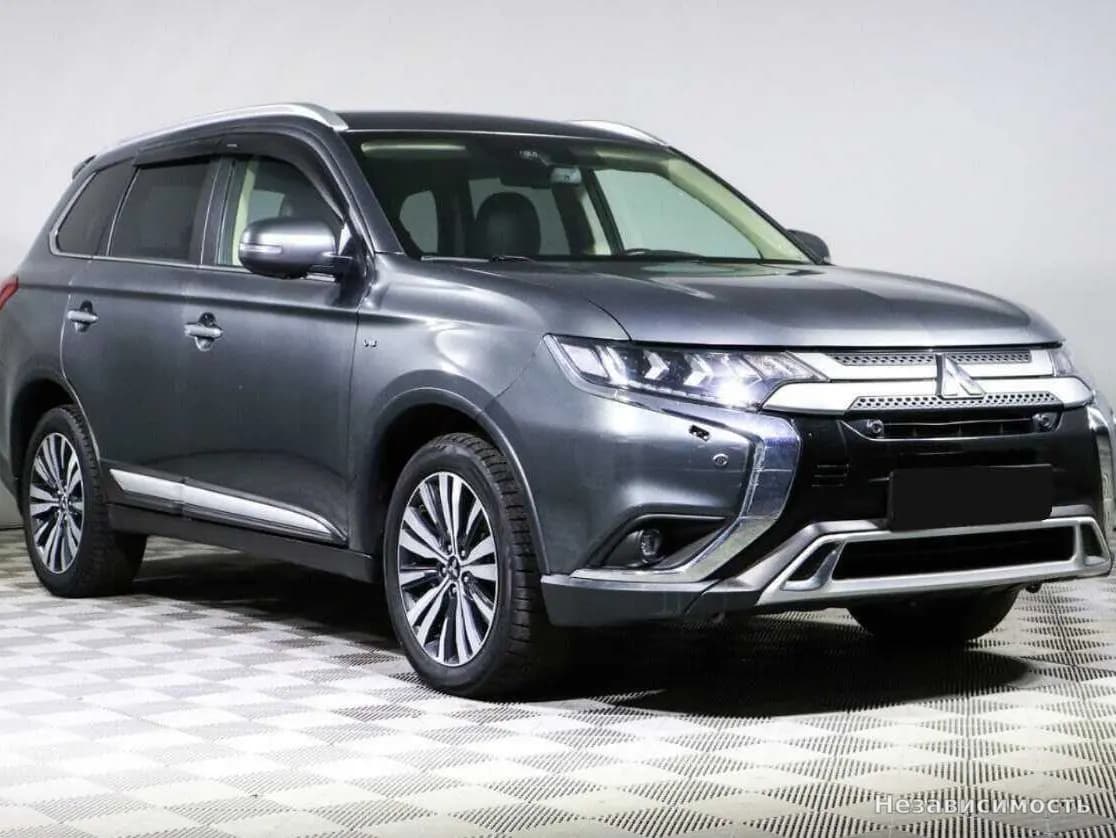 Mitsubishi Outlander 2020 с пробегом — фото 3