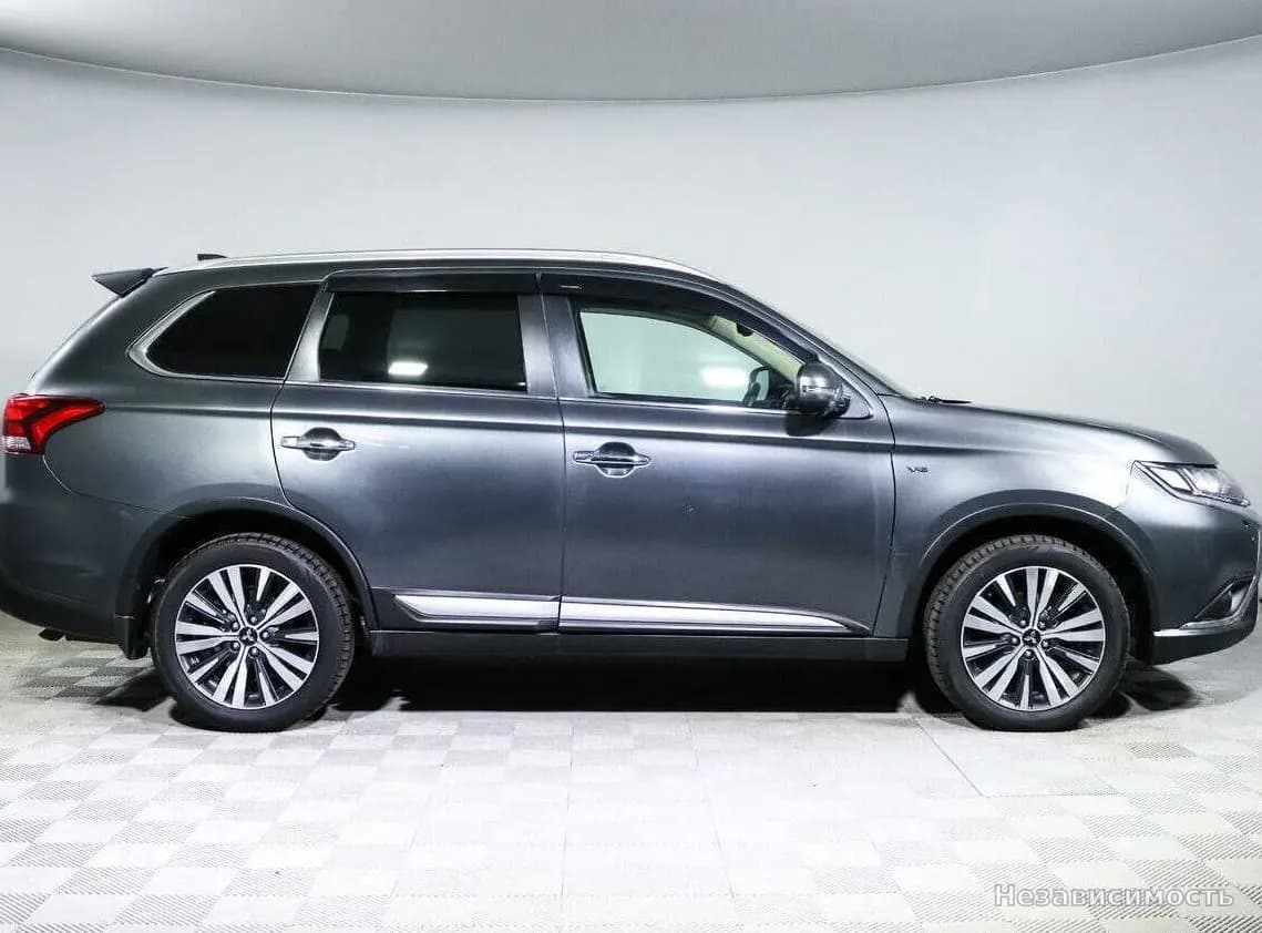 Mitsubishi Outlander 2020 с пробегом — фото 4