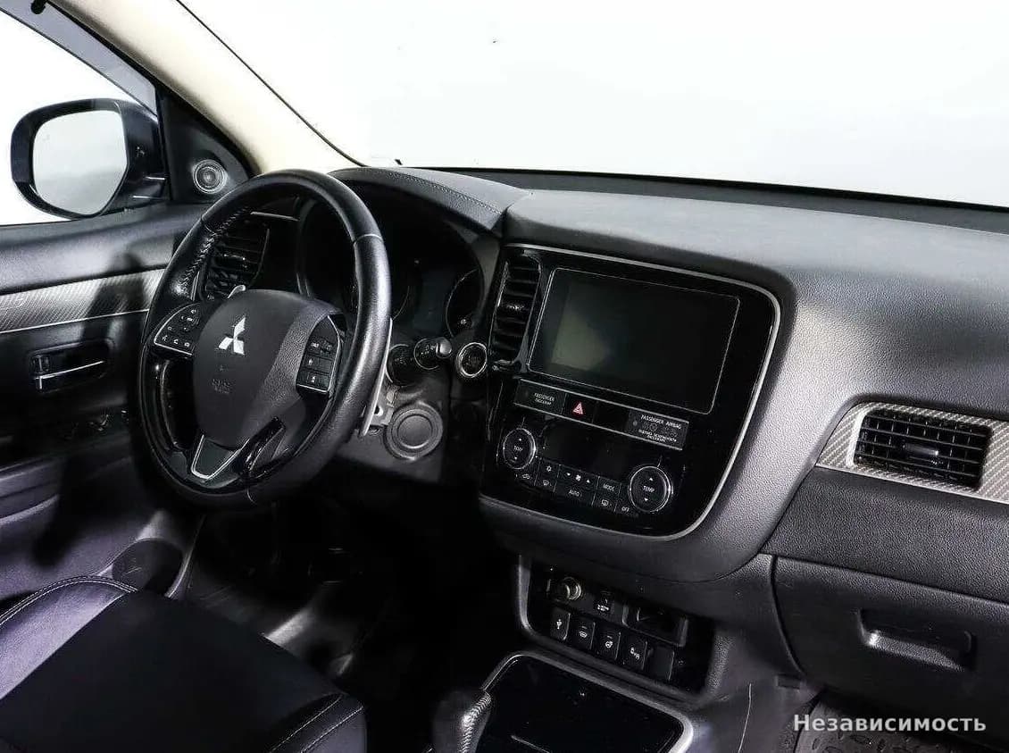 Mitsubishi Outlander 2020 с пробегом — фото 9