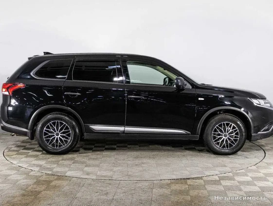 Mitsubishi Outlander 2021 с пробегом — фото 4