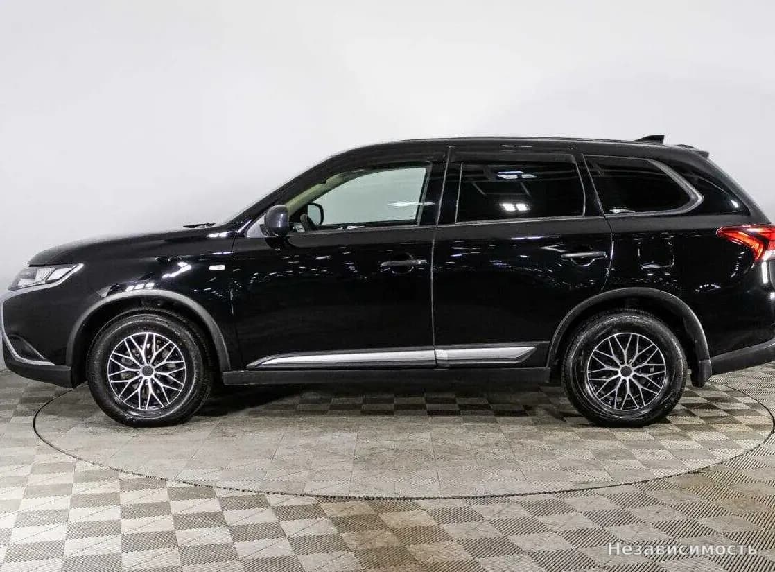 Mitsubishi Outlander 2021 с пробегом — фото 8