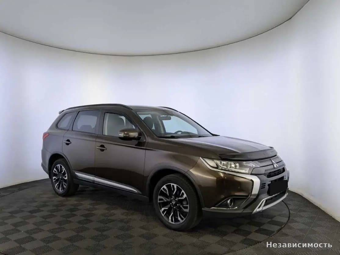 Mitsubishi Outlander 2022 с пробегом — фото 3