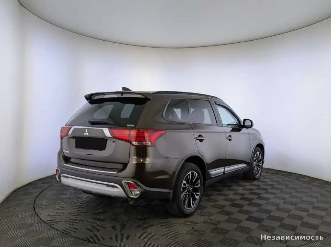 Mitsubishi Outlander 2022 с пробегом — фото 5