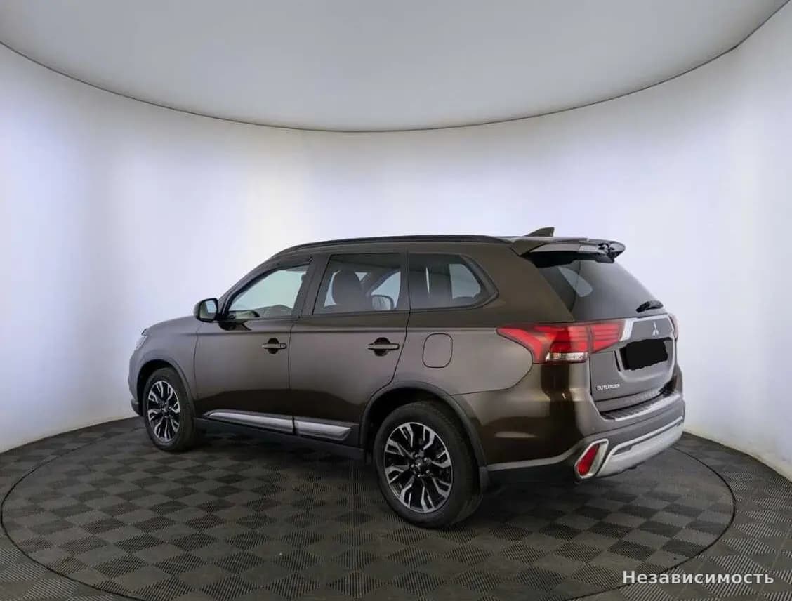 Mitsubishi Outlander 2022 с пробегом — фото 7