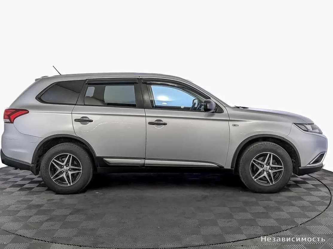 Mitsubishi Outlander 2015 с пробегом — фото 4
