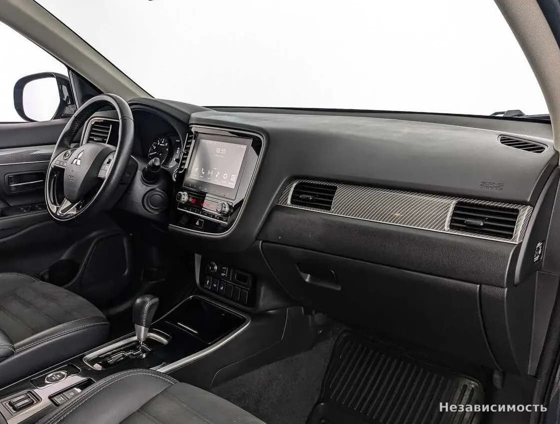 Mitsubishi Outlander 2021 с пробегом — фото 9