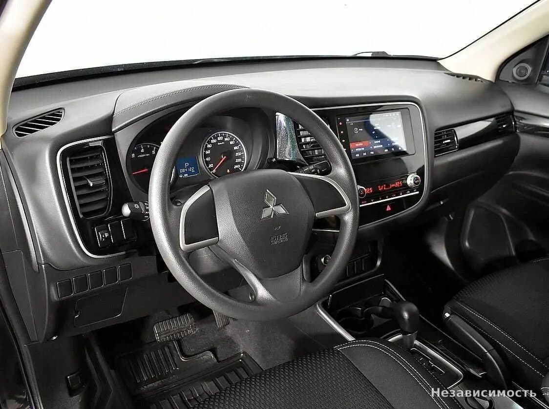Mitsubishi Outlander 2020 с пробегом — фото 7