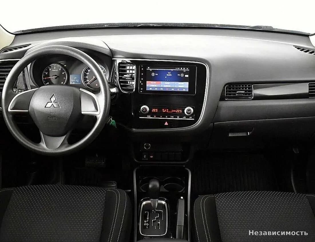 Mitsubishi Outlander 2020 с пробегом — фото 10