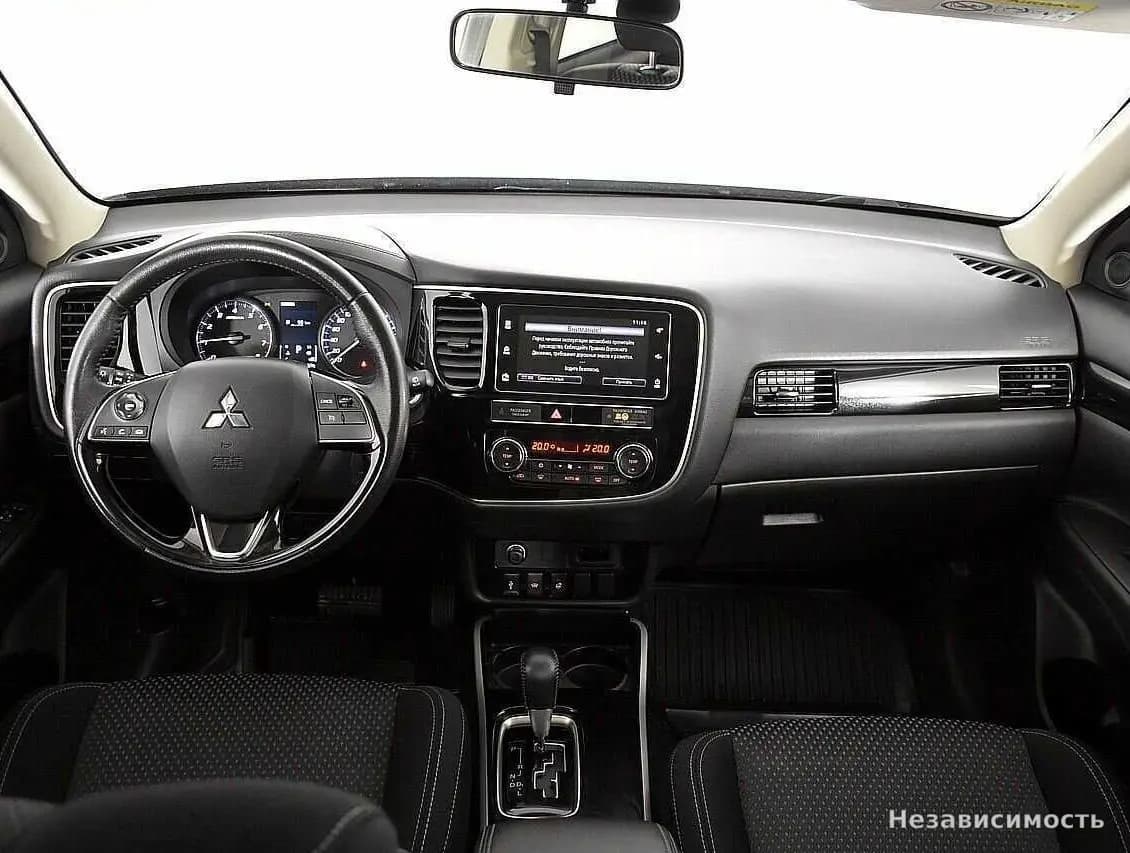 Mitsubishi Outlander 2018 с пробегом — фото 10