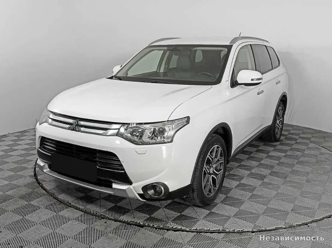 Mitsubishi Outlander, 2014 с пробегом