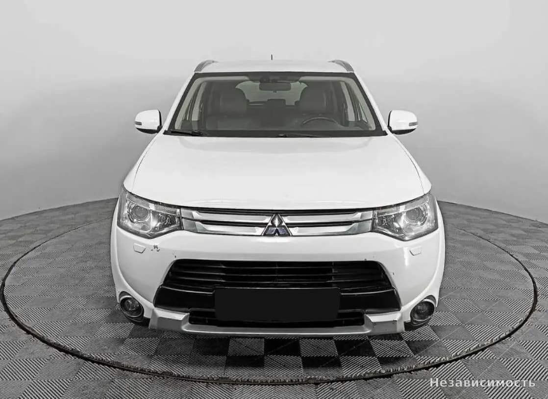 Mitsubishi Outlander 2014 с пробегом — фото 2