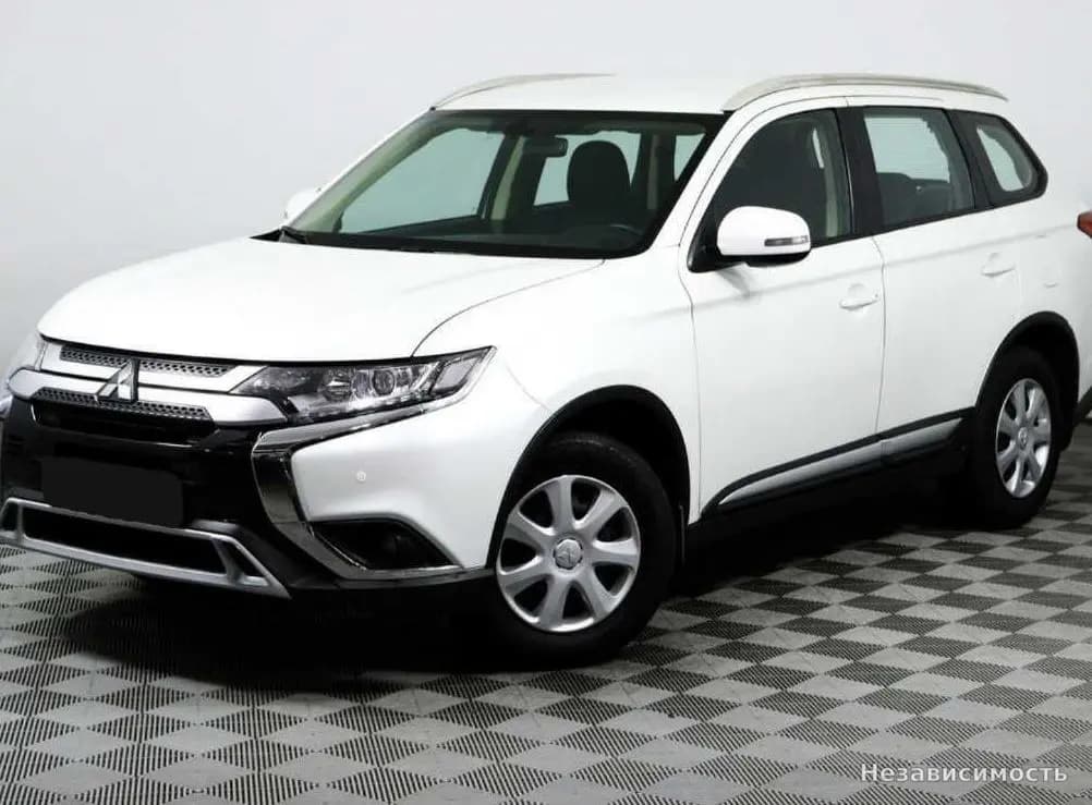 Mitsubishi Outlander, 2021 с пробегом