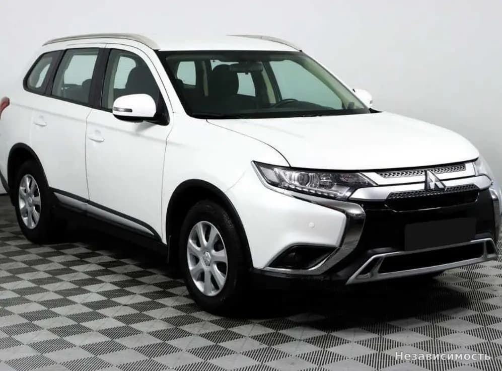 Mitsubishi Outlander 2021 с пробегом — фото 3