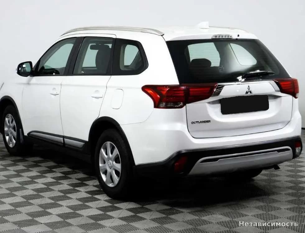 Mitsubishi Outlander 2021 с пробегом — фото 6