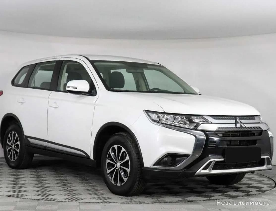 Mitsubishi Outlander 2020 с пробегом — фото 3