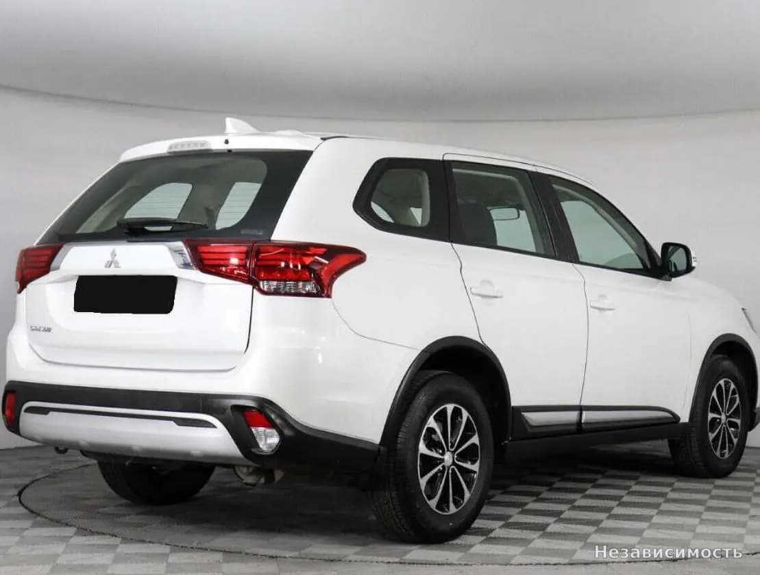 Mitsubishi Outlander 2020 с пробегом — фото 5