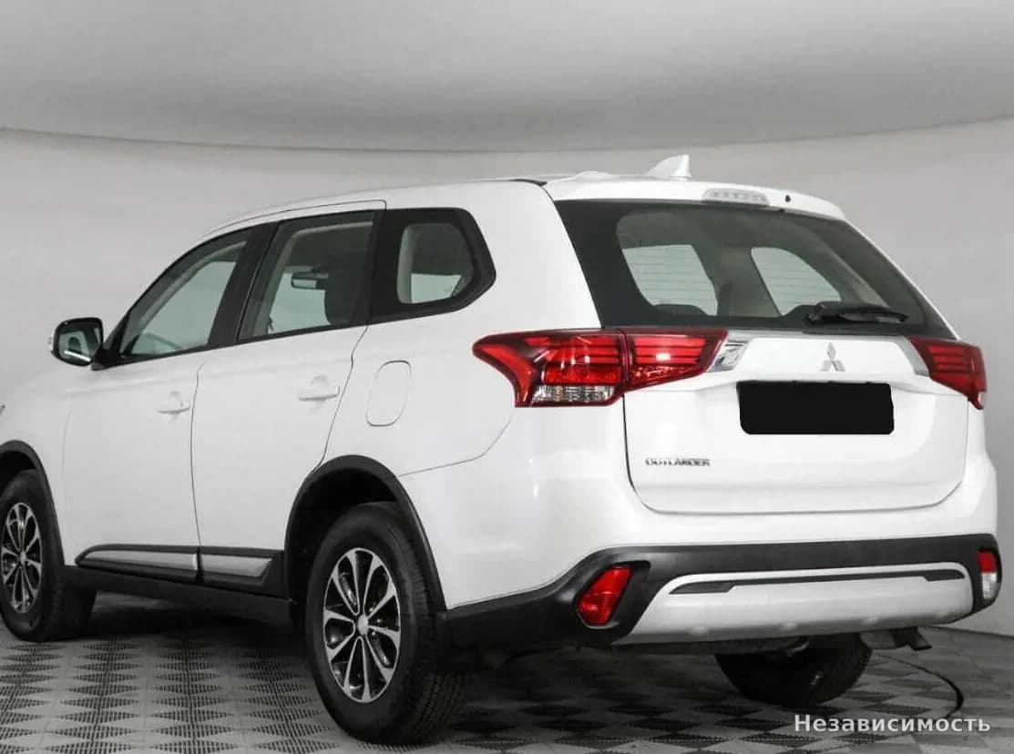 Mitsubishi Outlander 2020 с пробегом — фото 7