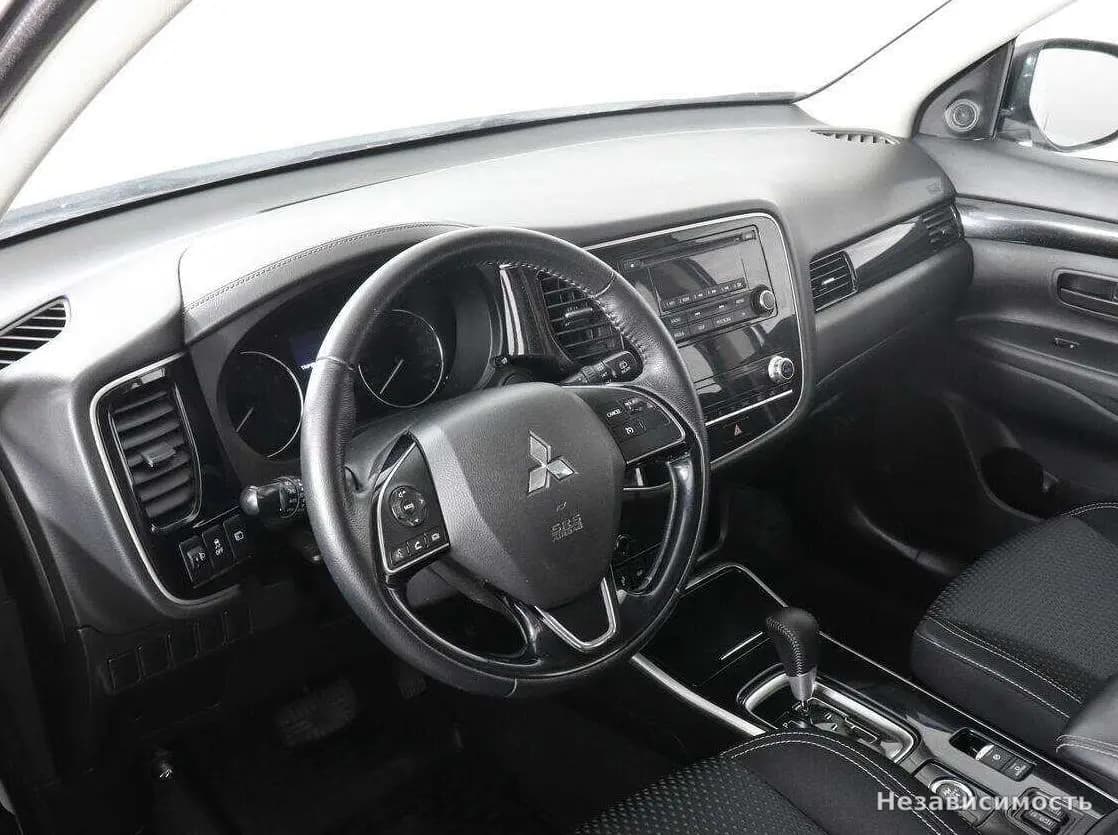 Mitsubishi Outlander 2020 с пробегом — фото 9