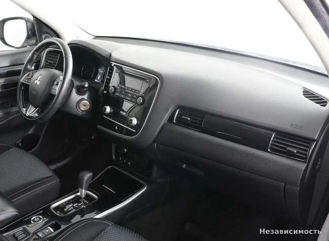 Mitsubishi Outlander 2020 с пробегом — фото 10