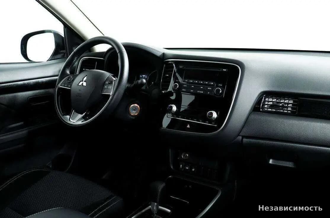 Mitsubishi Outlander 2020 с пробегом — фото 9