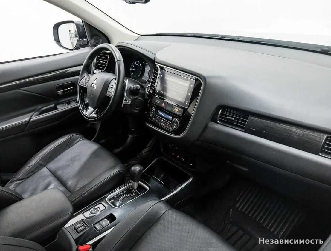 Mitsubishi Outlander 2018 с пробегом — фото 8