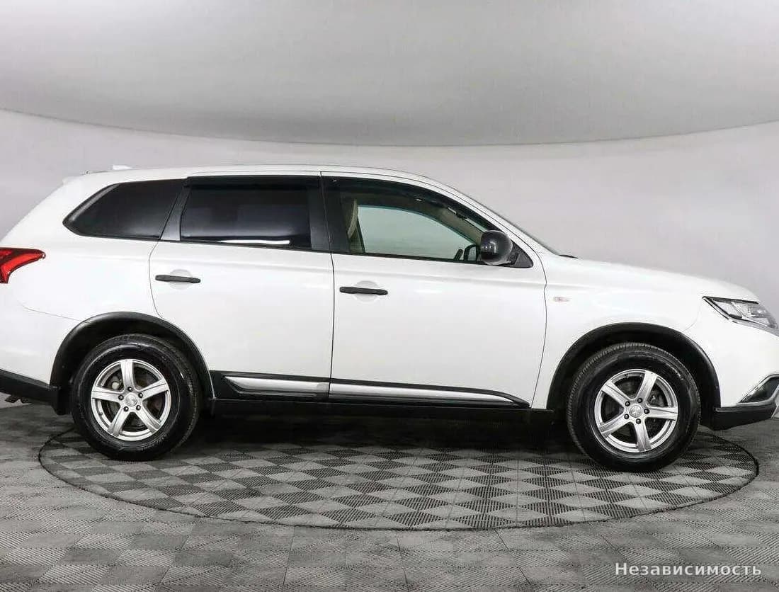 Mitsubishi Outlander 2017 с пробегом — фото 4