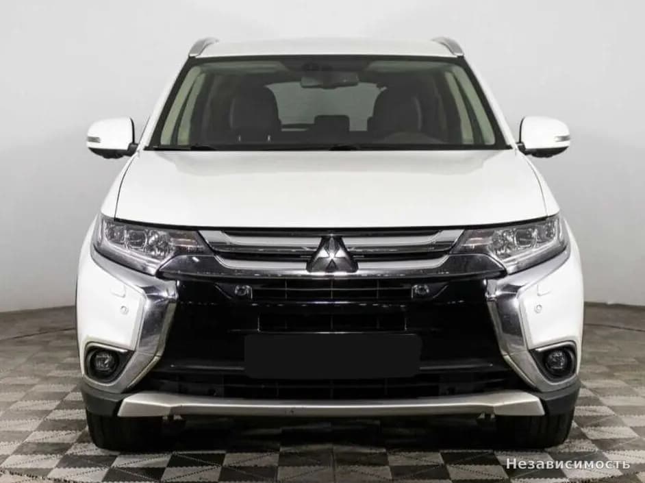 Mitsubishi Outlander 2018 с пробегом — фото 2