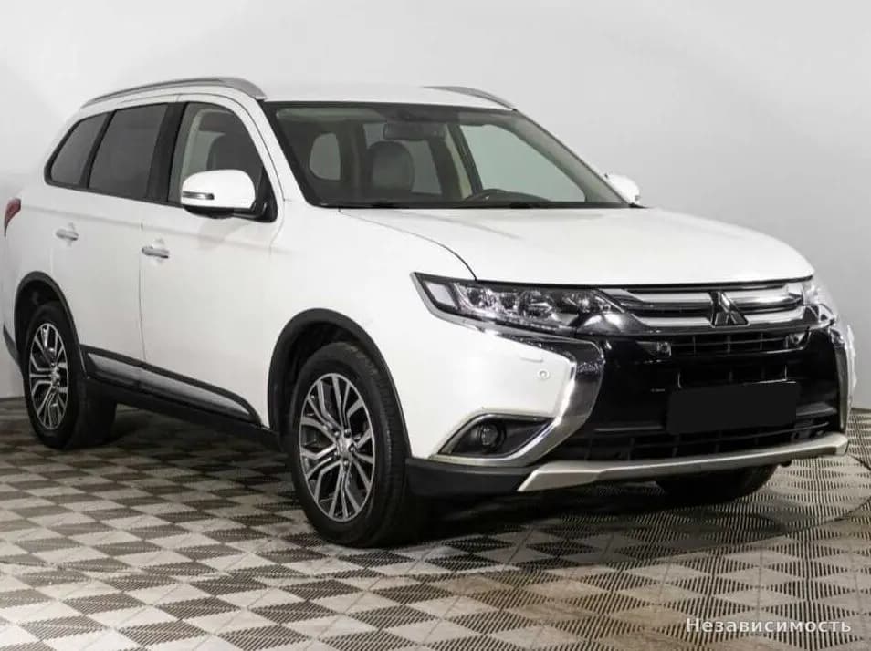 Mitsubishi Outlander 2018 с пробегом — фото 3