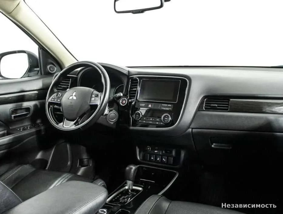 Mitsubishi Outlander 2018 с пробегом — фото 9