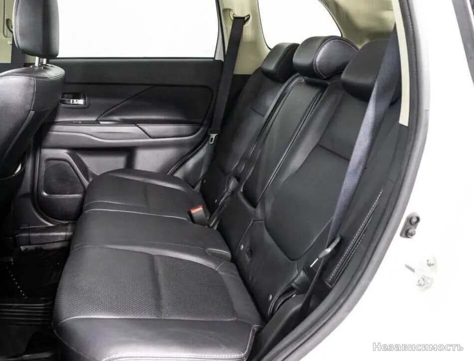 Mitsubishi Outlander 2018 с пробегом — фото 10