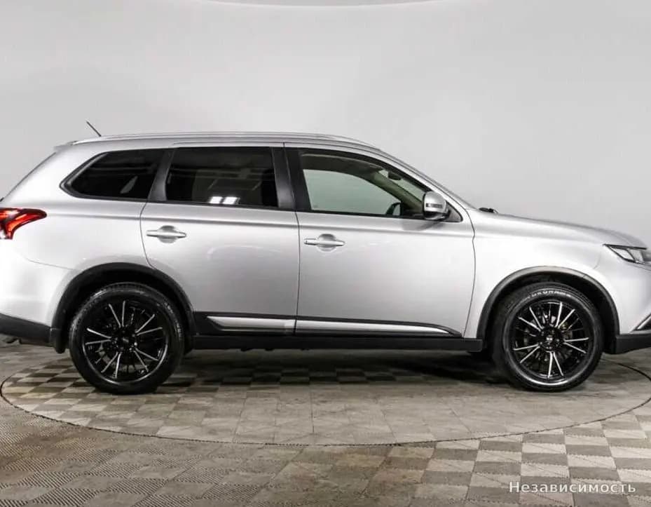 Mitsubishi Outlander 2016 с пробегом — фото 4