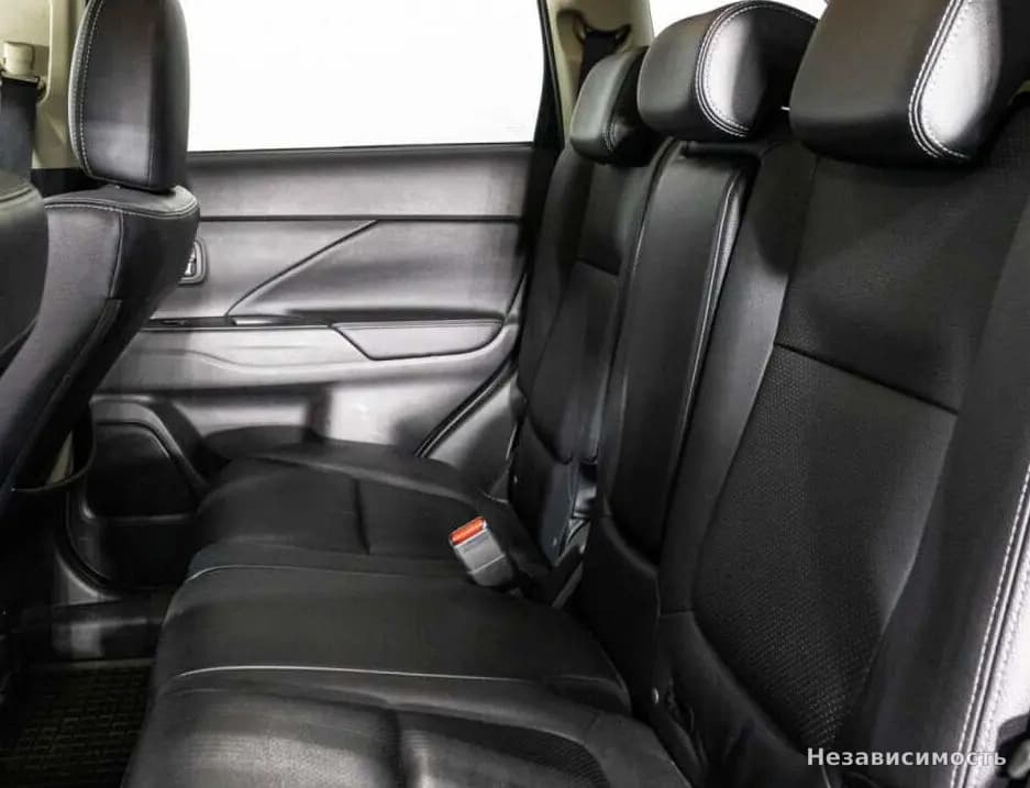 Mitsubishi Outlander 2016 с пробегом — фото 10