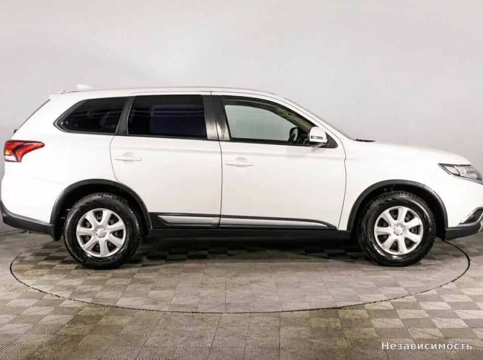 Mitsubishi Outlander 2018 с пробегом — фото 4