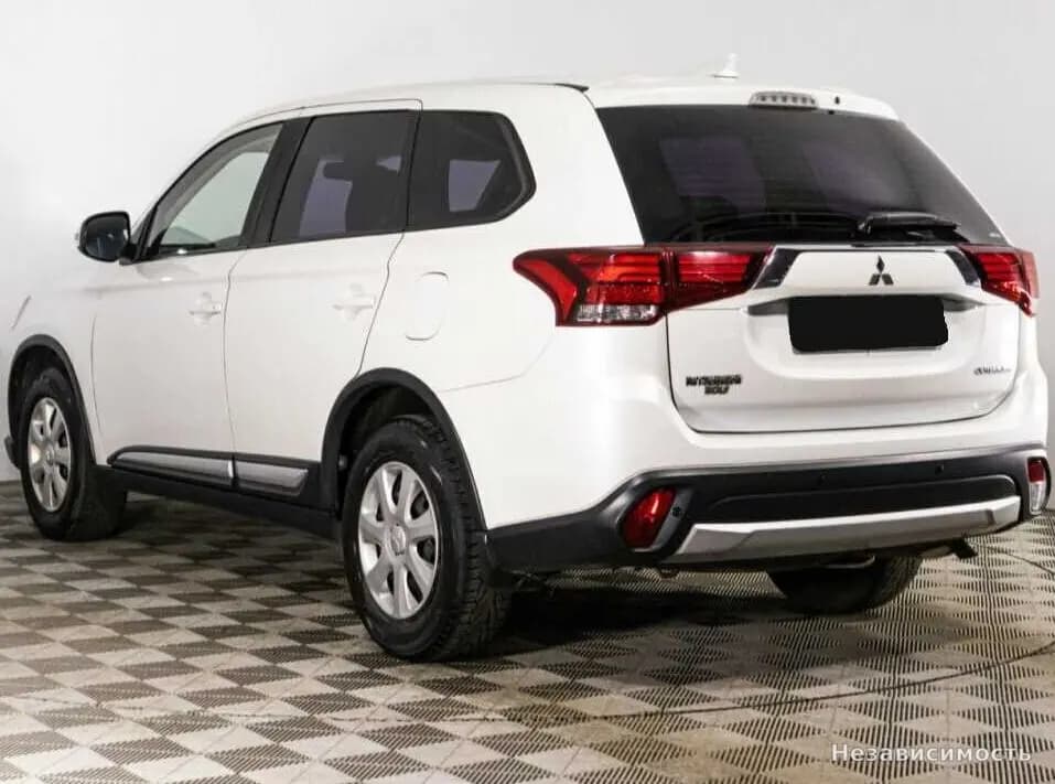 Mitsubishi Outlander 2018 с пробегом — фото 7
