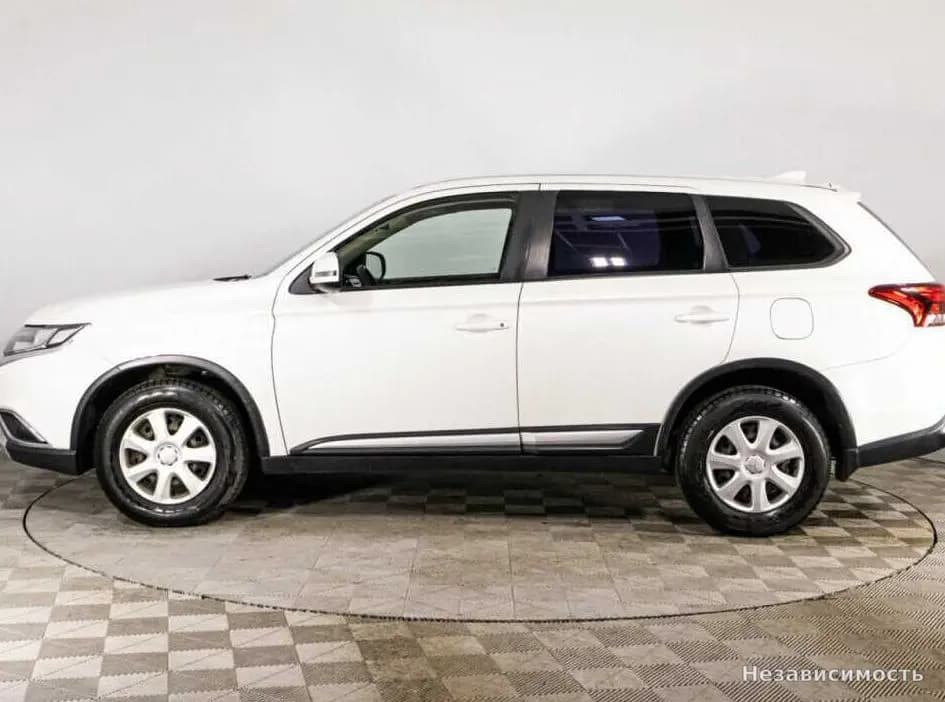 Mitsubishi Outlander 2018 с пробегом — фото 8