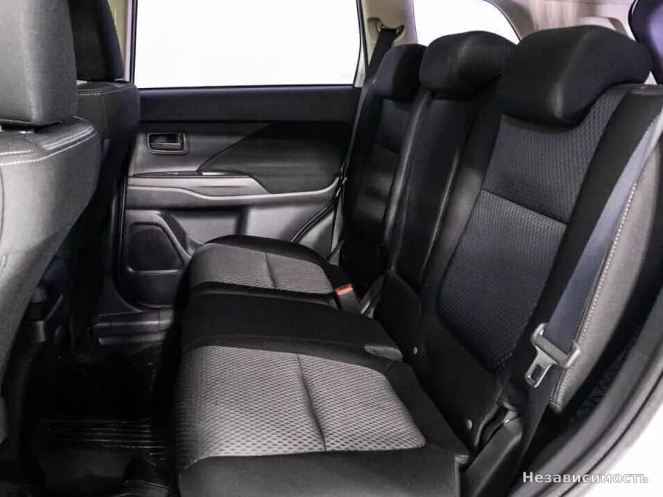 Mitsubishi Outlander 2018 с пробегом — фото 10