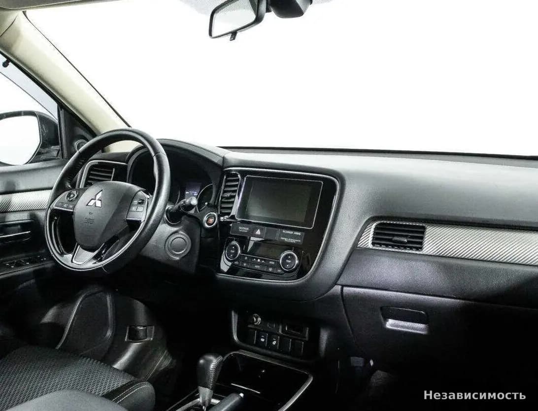 Mitsubishi Outlander 2018 с пробегом — фото 9