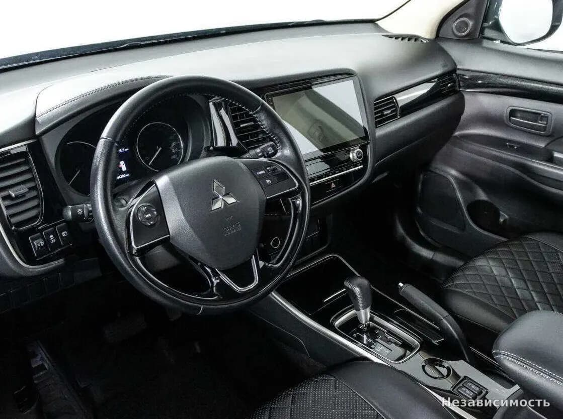 Mitsubishi Outlander 2021 с пробегом — фото 9