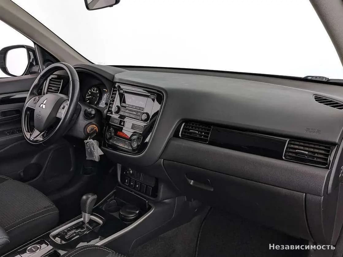 Mitsubishi Outlander 2019 с пробегом — фото 9