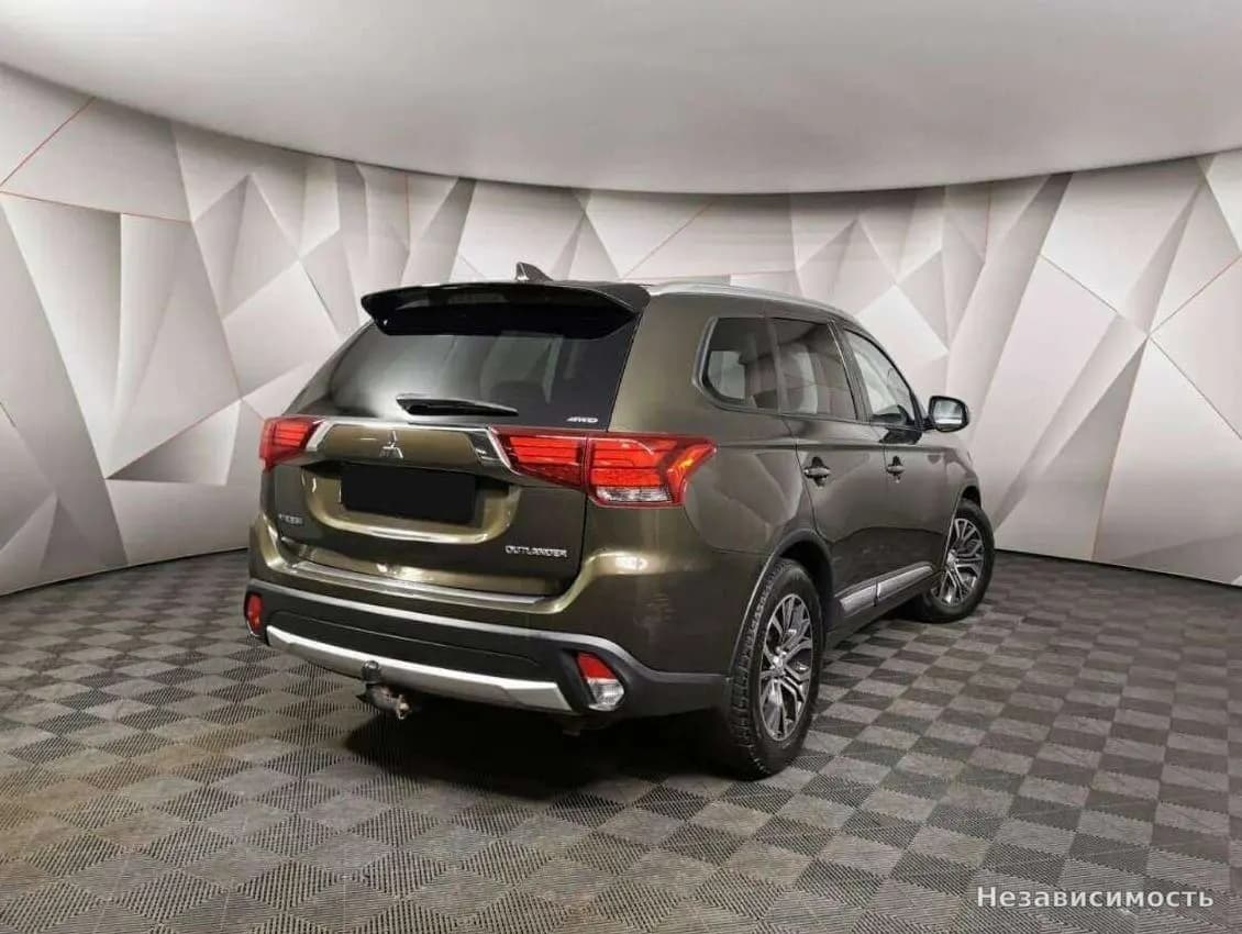 Mitsubishi Outlander 2018 с пробегом — фото 2