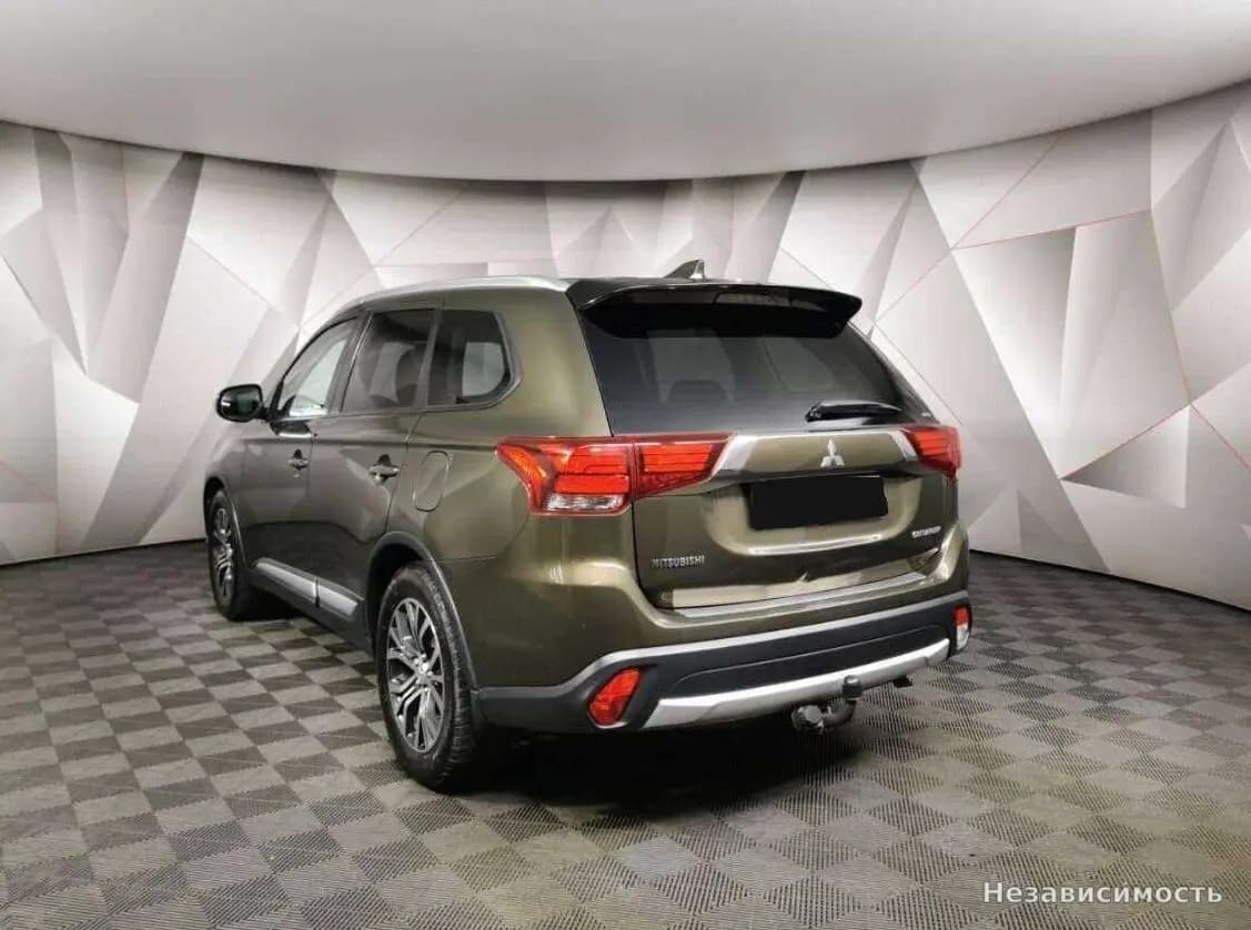 Mitsubishi Outlander 2018 с пробегом — фото 4
