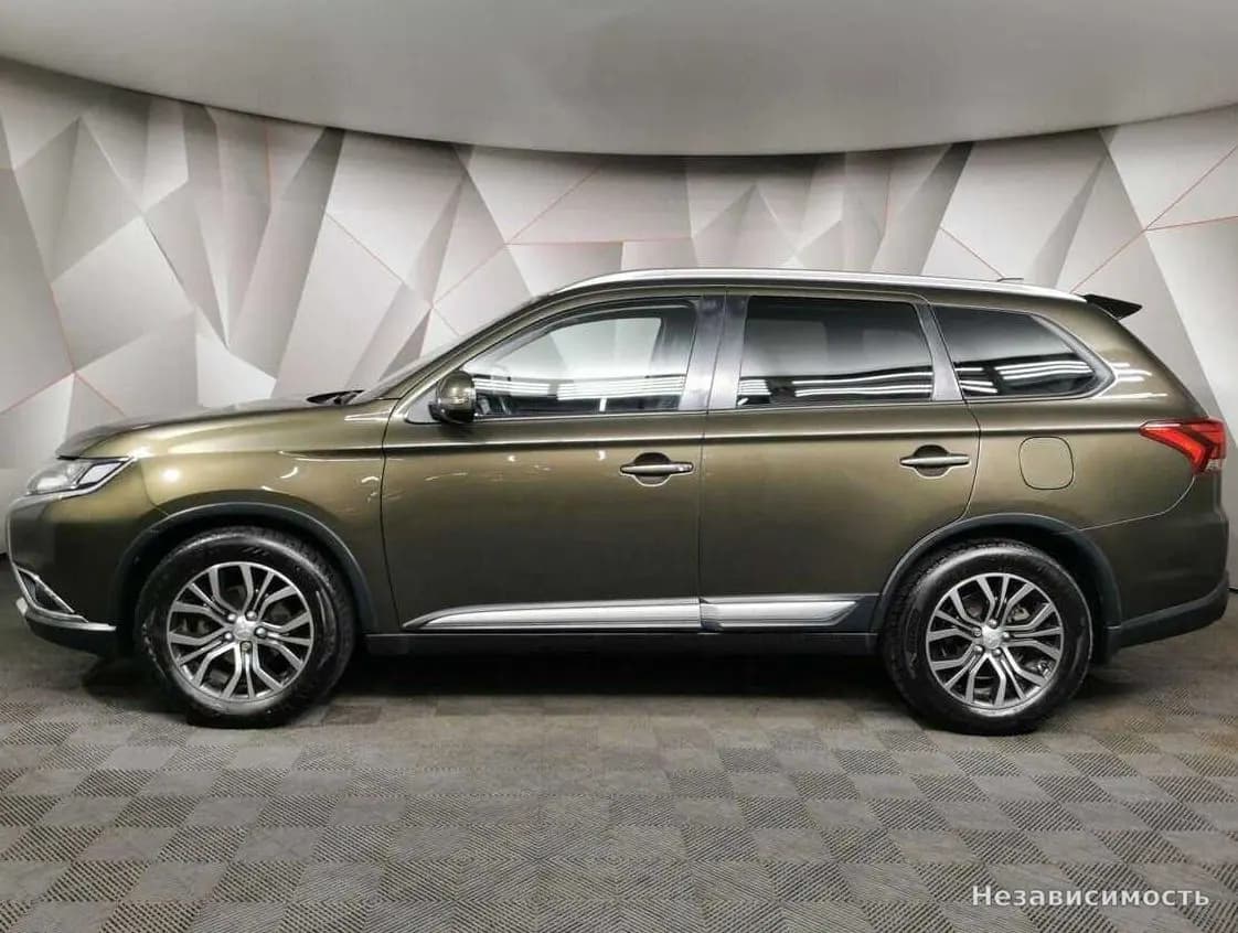 Mitsubishi Outlander 2018 с пробегом — фото 5