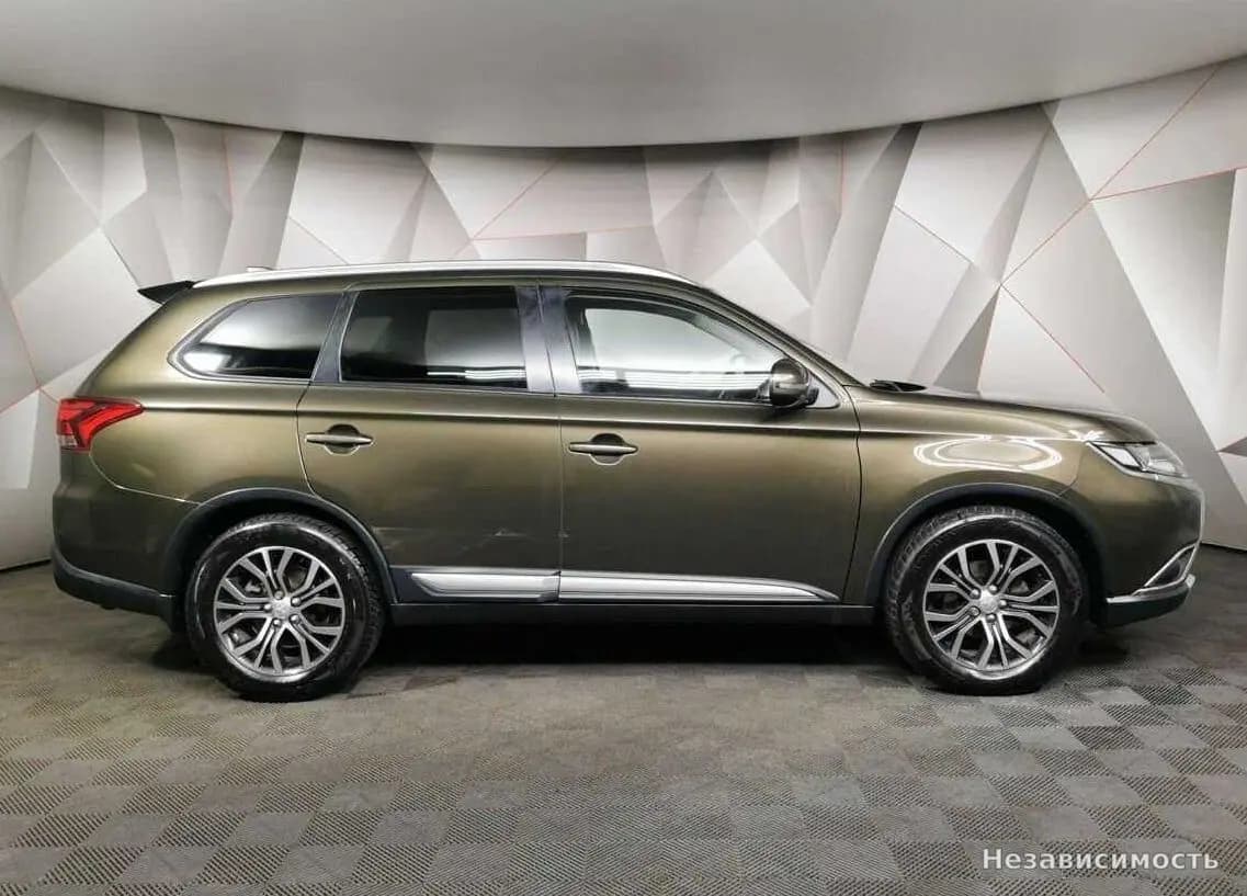 Mitsubishi Outlander 2018 с пробегом — фото 6