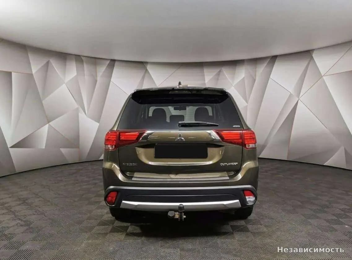 Mitsubishi Outlander 2018 с пробегом — фото 8